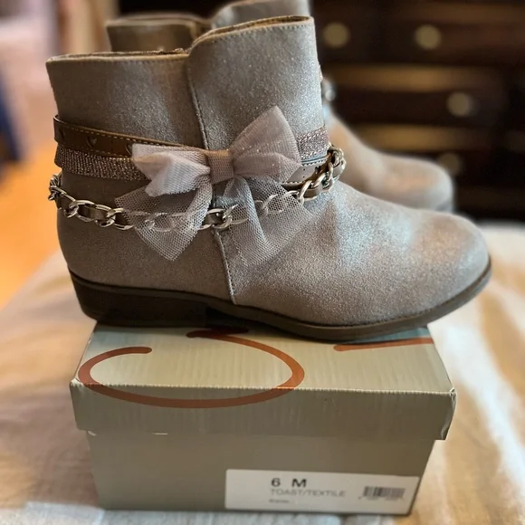 NWT Crown Vintage Shanley bootie-kids/womens - Picture 1 of 7